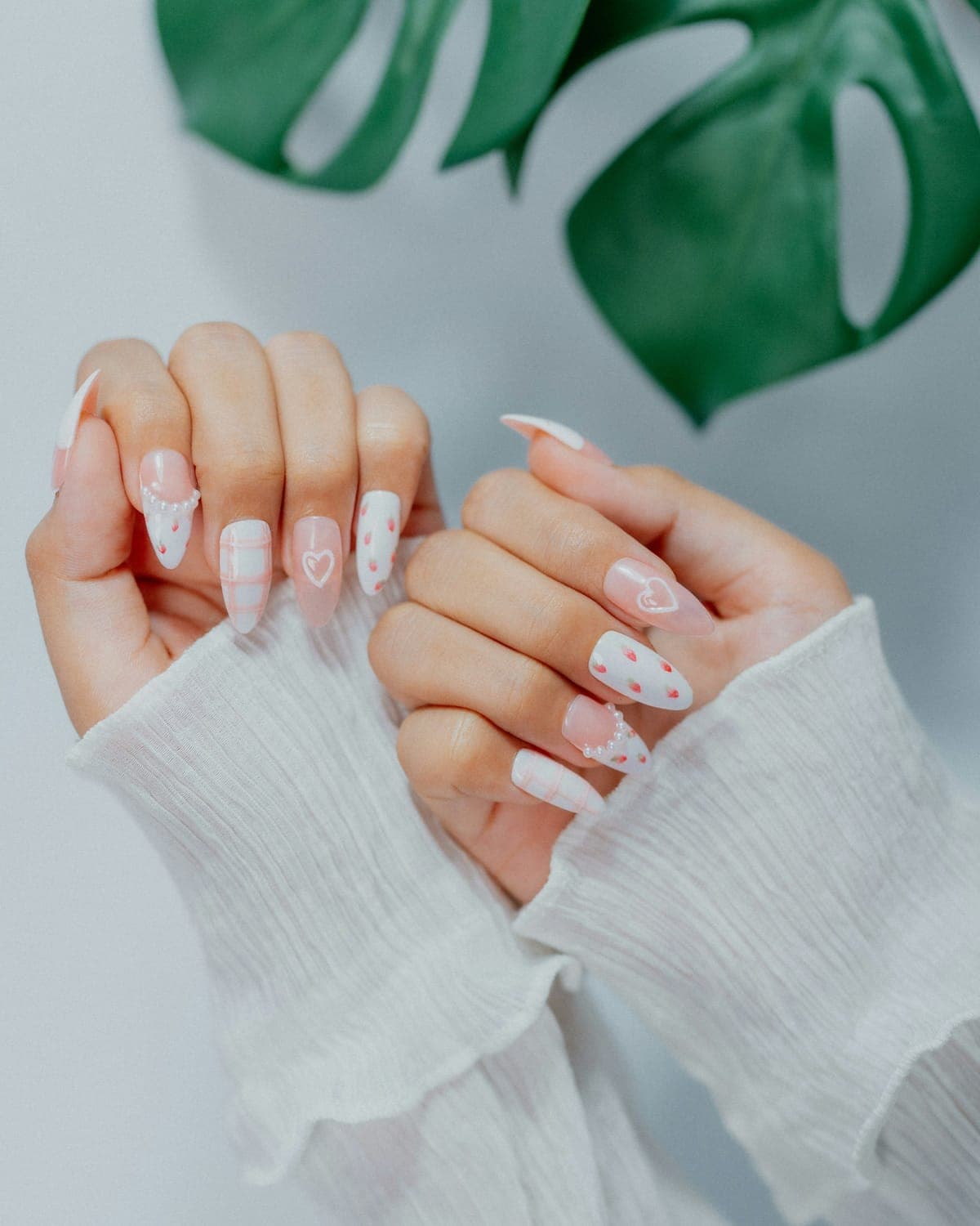 Lucky Charm press-on nails